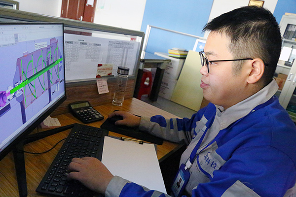 Zhang Zhang, ein Maschinenbauingenieur mit einem Händchen für Problemlösungen